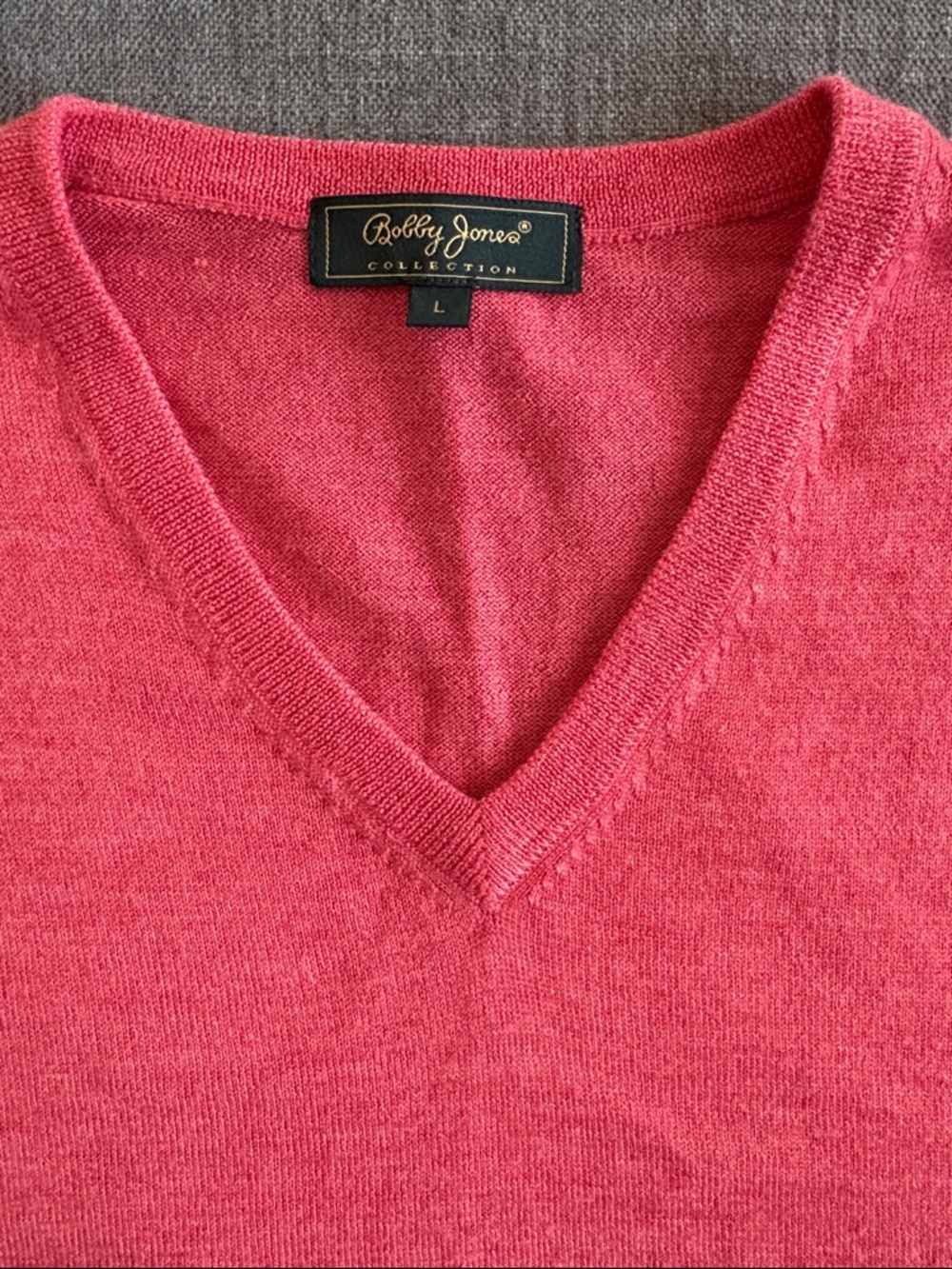 Bobby Jones Men’s V-Neck Sweater L Coral Red 100% Extra Fine Merino Wool NWOT - Picture 2 of 8